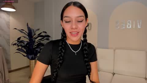 Amalia cruss online show from December 13, 7:53 pm