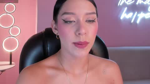 Amalia cruss online show from June 8, 1:28 am