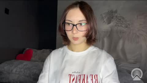 amalia_lambert13 online show from May 28, 7:23 pm
