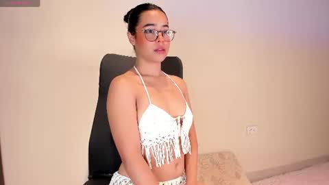 Amalia    real MIA  online show from August 1, 4:14 am