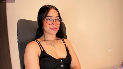 Amalia    real MIA  online show from June 11, 2:53 am