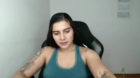 The queen of the biceps  online show from January 6, 10:57 pm