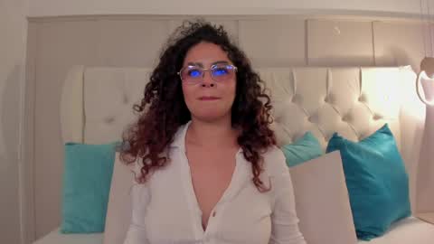 Amanda Rios online show from May 4, 9:51 pm