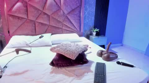 Amanda cruz online show from November 1, 12:26 am