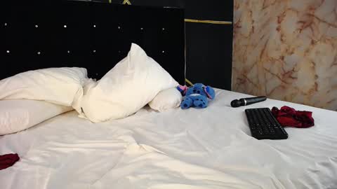 Amanda Robers online show from December 18, 8:57 pm