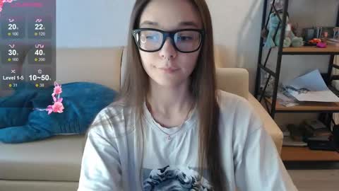 Snapshot of amaneli chatting on December 23, 11:25 am Mila online show from December 23, 11:25 am
