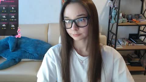 Snapshot of amaneli chatting on December 11, 11:30 am Mila online show from December 11, 11:30 am