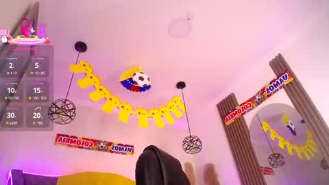 amara_davis1 online show from July 8, 7:32 am