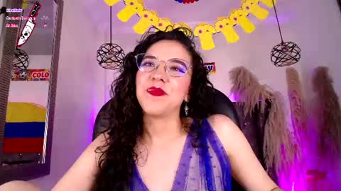 amara_davis1 online show from July 7, 7:23 am