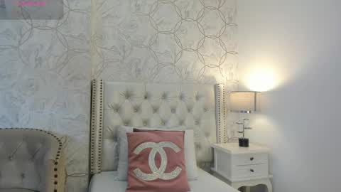 amara_rousse online show from December 15, 11:37 am