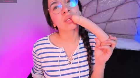 amara velle  online show from June 11, 1:19 pm