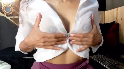 amara_vex online show from June 26, 1:01 pm