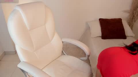 Snapshot of amaraht_ chatting on January 24, 1:24 am Amara online show from January 24, 1:24 am