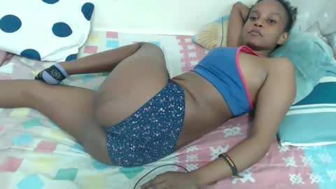 Snapshot of amari_tee chatting on October 13, 7:38 pm Amarie online show from October 13, 7:38 pm