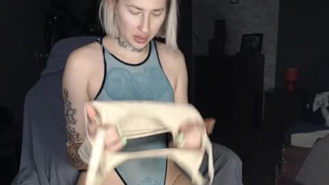 Snapshot of amayamalina chatting on December 25, 3:17 pm Malina online show from December 25, 3:17 pm