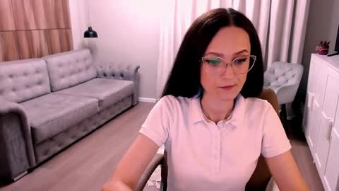 Izza online show from May 25, 1:54 pm