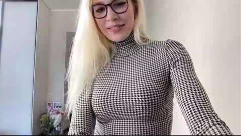 Kelly online show from March 11, 7:34 am