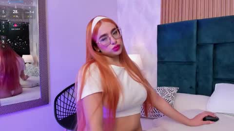 Emily online show from November 28, 7:39 pm