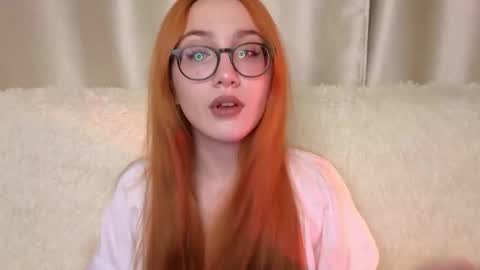 Snapshot of amber_wink chatting on September 18, 1:53 pm mber online show from September 18, 1:53 pm