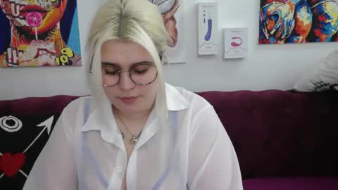 Snapshot of ambermonro chatting on October 6, 2:50 am Amber online show from October 6, 2:50 am