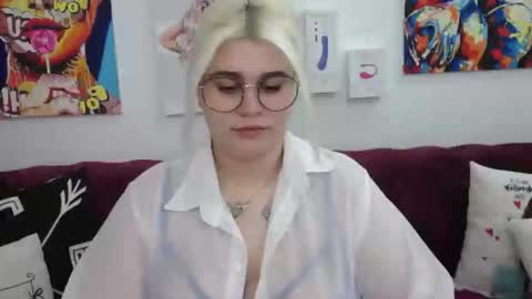 Snapshot of ambermonro chatting on October 7, 3:00 am Amber online show from October 7, 3:00 am