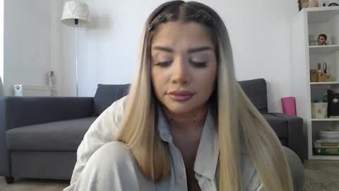 Amberseyes online show from September 19, 10:58 am