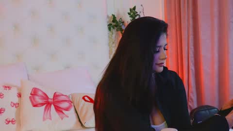Amberseyes online show from May 1, 4:59 am
