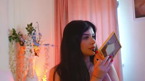 Amberseyes online show from May 4, 10:30 am