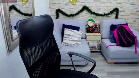 Snapshot of amberthomsonn chatting on December 31, 12:57 pm Amber online show from December 31, 12:57 pm