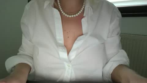 Beatrice online show from November 30, 7:01 am