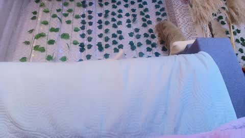 Snapshot of amelia_lov chatting on March 6, 3:02 am Amelia online show from March 6, 3:02 am