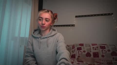 Snapshot of ameliamber0 chatting on December 2, 2:29 pm Amelia online show from December 2, 2:29 pm