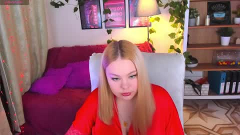Amelia online show from April 30, 9:19 pm