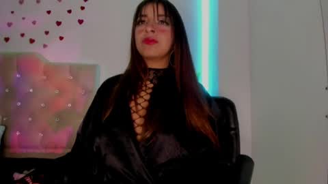 amelie brown online show from July 2, 12:00 pm