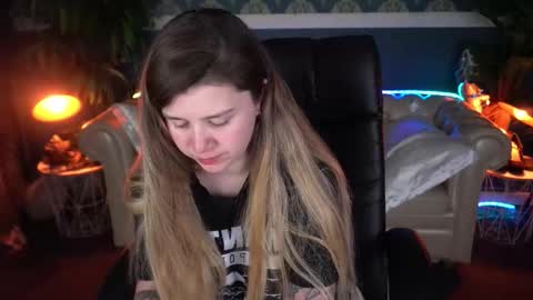 amellymillyy online show from March 17, 8:13 pm