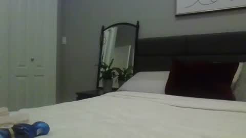 HOT white  naughty leo  xxx online show from December 24, 6:11 am