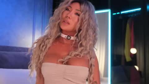 Ami online show from October 28, 4:02 pm