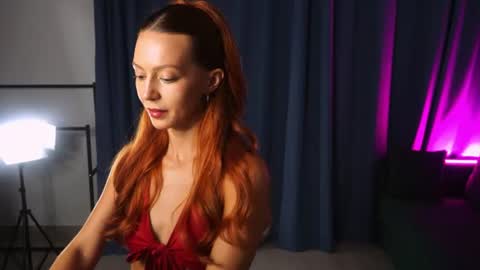 amilifox1 online show from June 28, 5:19 pm
