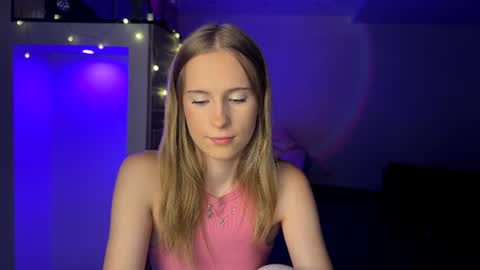 Amily online show from August 6, 5:09 pm