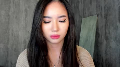 Snapshot of amina_artin chatting on December 7, 10:12 am Amina online show from December 7, 10:12 am