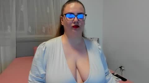 Amira Vyxen online show from August 1, 7:05 pm