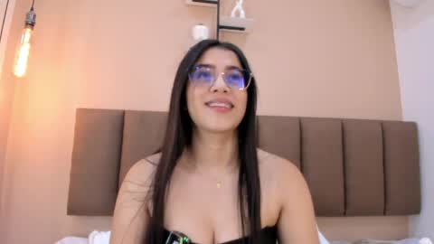 amy__wats0n online show from June 5, 7:09 pm