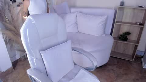     online show from March 4, 8:27 pm