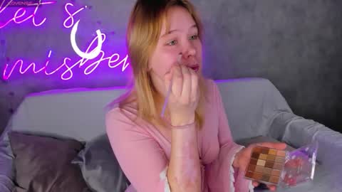 Amy online show from September 22, 12:09 am