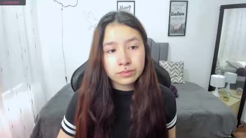 Snapshot of amy_sophiaa chatting on September 17, 11:52 am Amy sophia 3 online show from September 17, 11:52 am