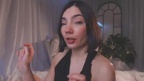 Amy Armstrong online show from March 4, 10:05 pm