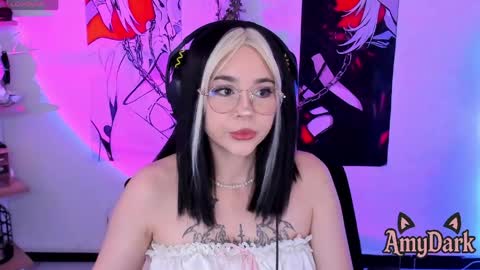 Amy online show from April 30, 8:25 pm