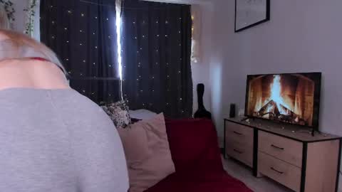 Amy online show from June 16, 12:50 pm