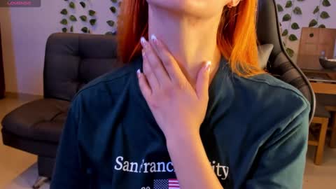 Snapshot of amypond__ chatting on December 22, 2:06 am Amy online show from December 22, 2:06 am