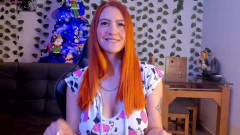 Snapshot of amypond__ chatting on December 17, 4:12 am Amy online show from December 17, 4:12 am